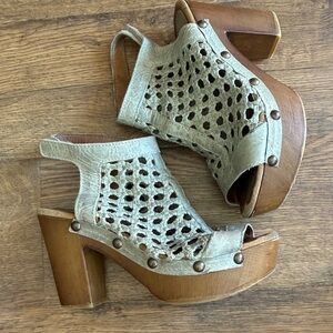 Sbicca Woven Leather Platform Sandals - Taupe